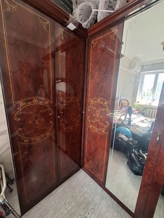 Спальный гарнитур