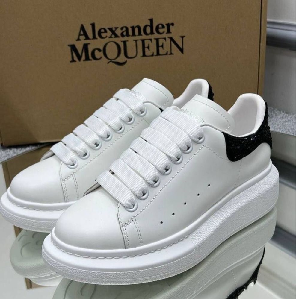 Adidasi Alexander Mcqueen Crystals albi negri cu pietricele piele