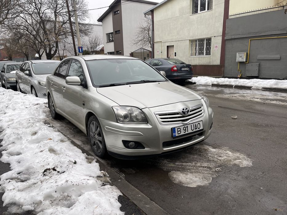 Motor Toyota Avensis T25