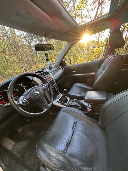 Suzuki Grand Vitara 2  -Full Option-