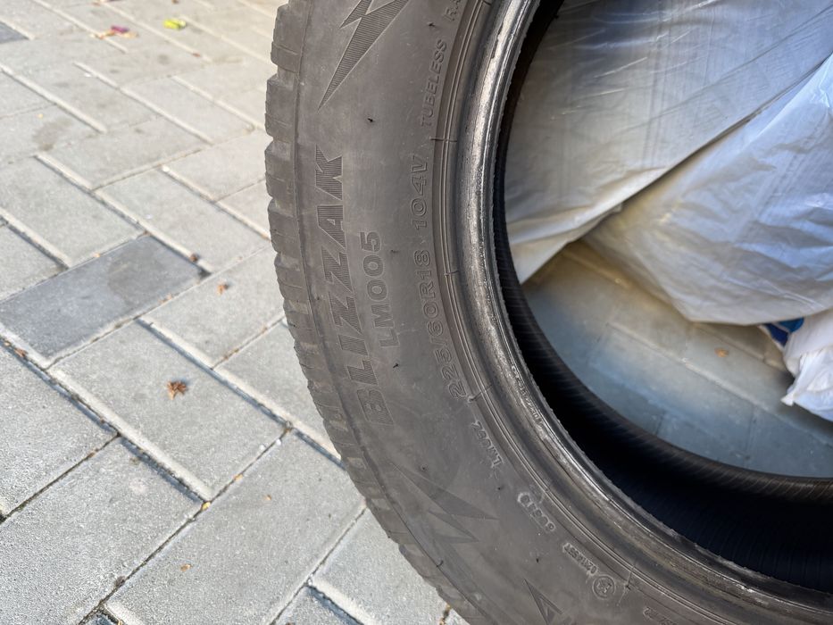 Vand set 4 cauciucuri iarna Bridgestone 225/60 r18 104v