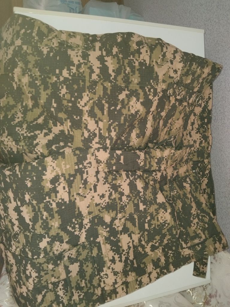 Камуфляж,  новый, брюки.
