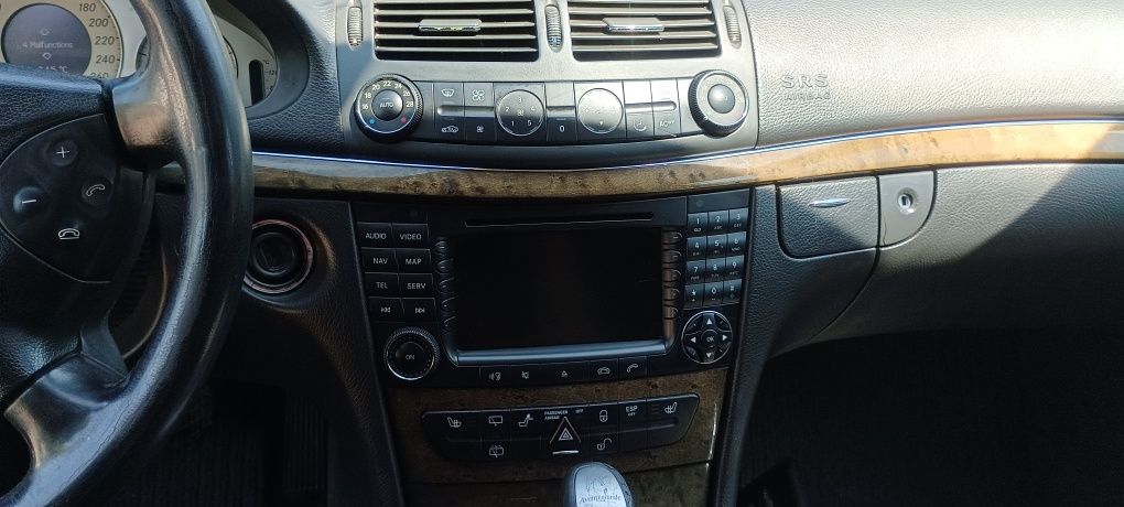 Мерцедес Е класа w211