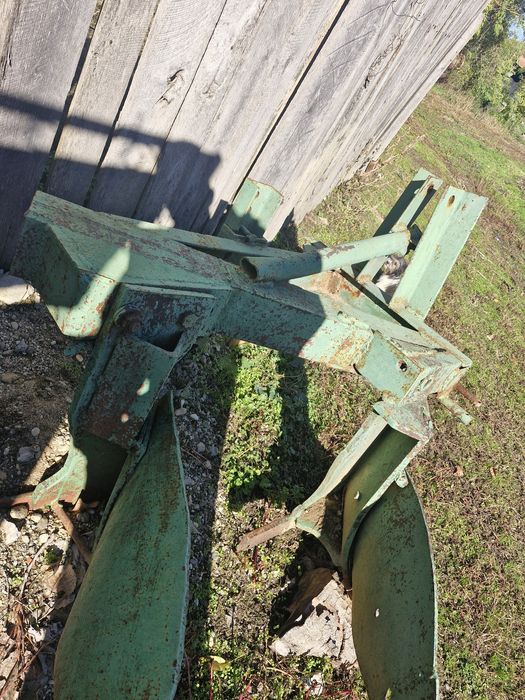 Plug Tractor de vânzare