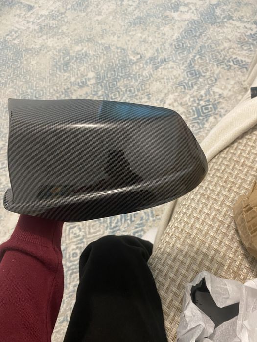 Карбоновая накладка на зеркало ф10