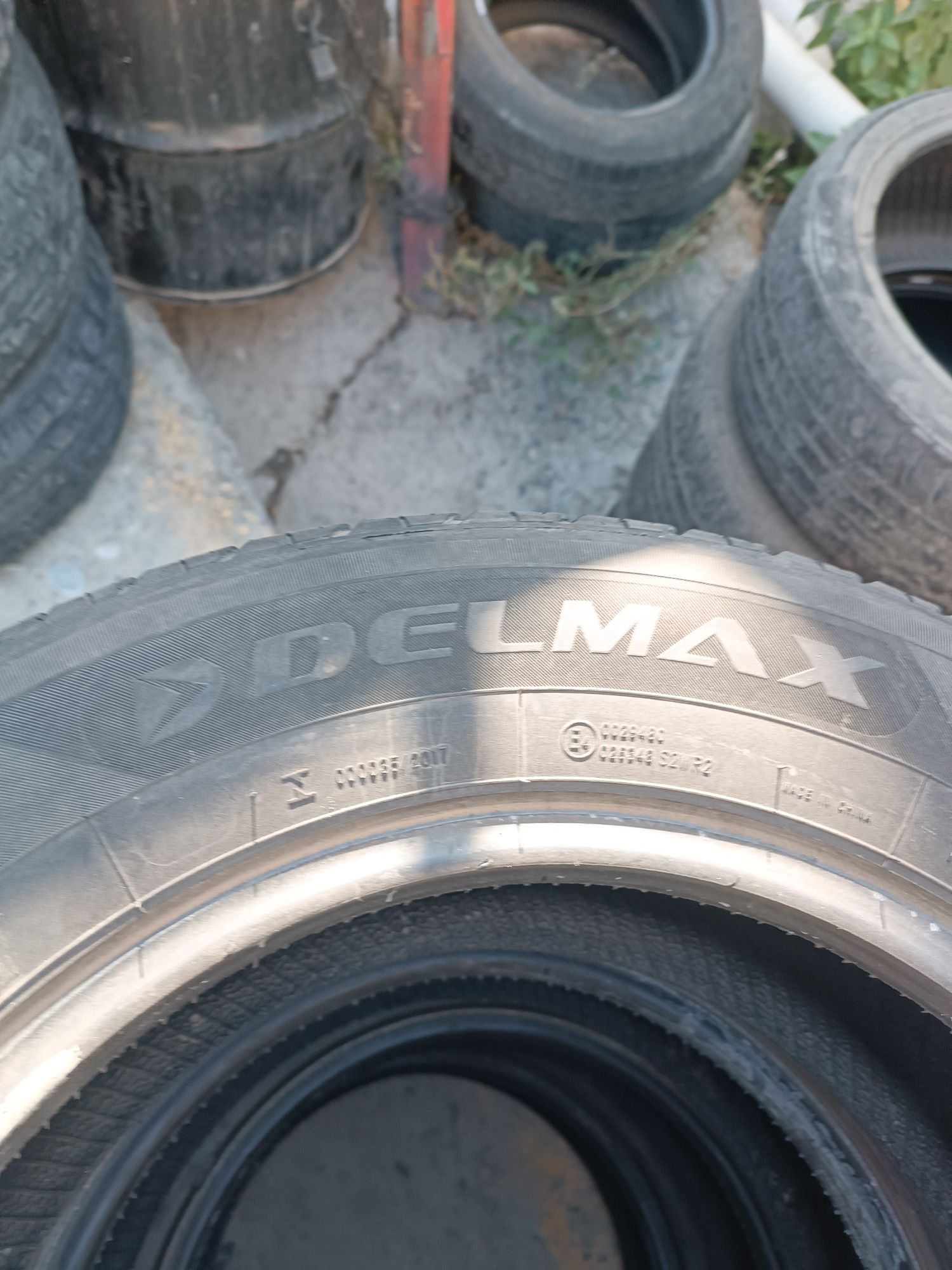 Продам резину R16 на ниву