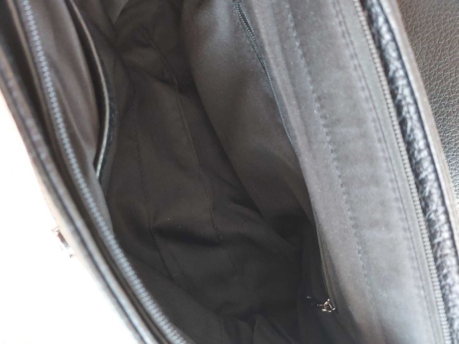 Черна спортно елегантна чанта