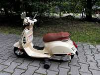 Детски скутер Vespa