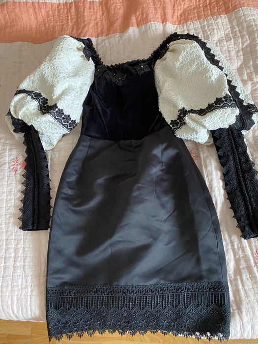 Rochie cusuta manula