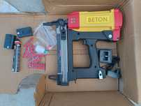 Pistol de bătut cuie în beton
