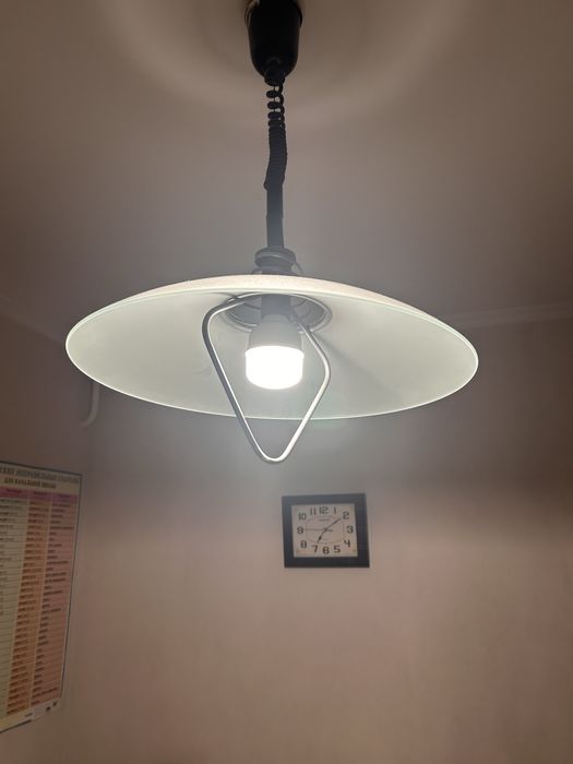 Люстра , лампа  большая в идеальном состоянии