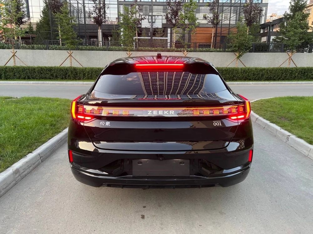Zeekr 001 z sport 2024