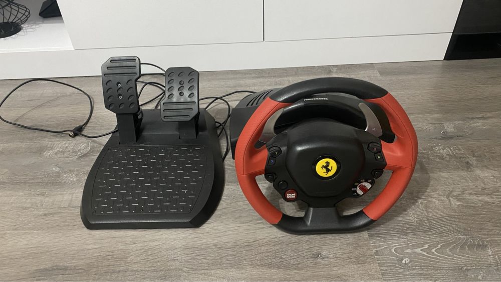 Volan-- Xbox-- gaming ThrustMaster Ferrari 458 Spider