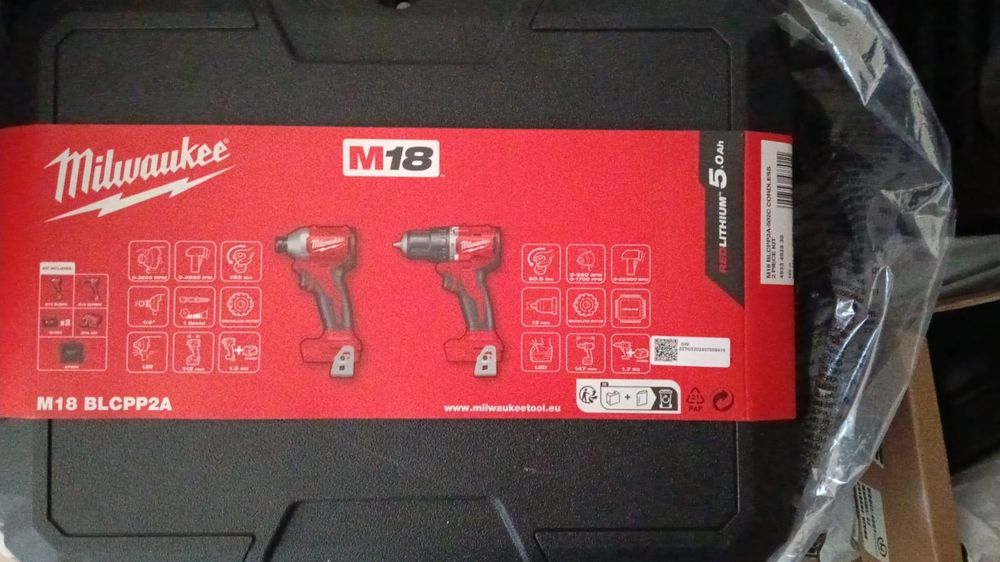 Vând trusa nouaMilwaukee M18 FPP2A-502 Impact și filetantă