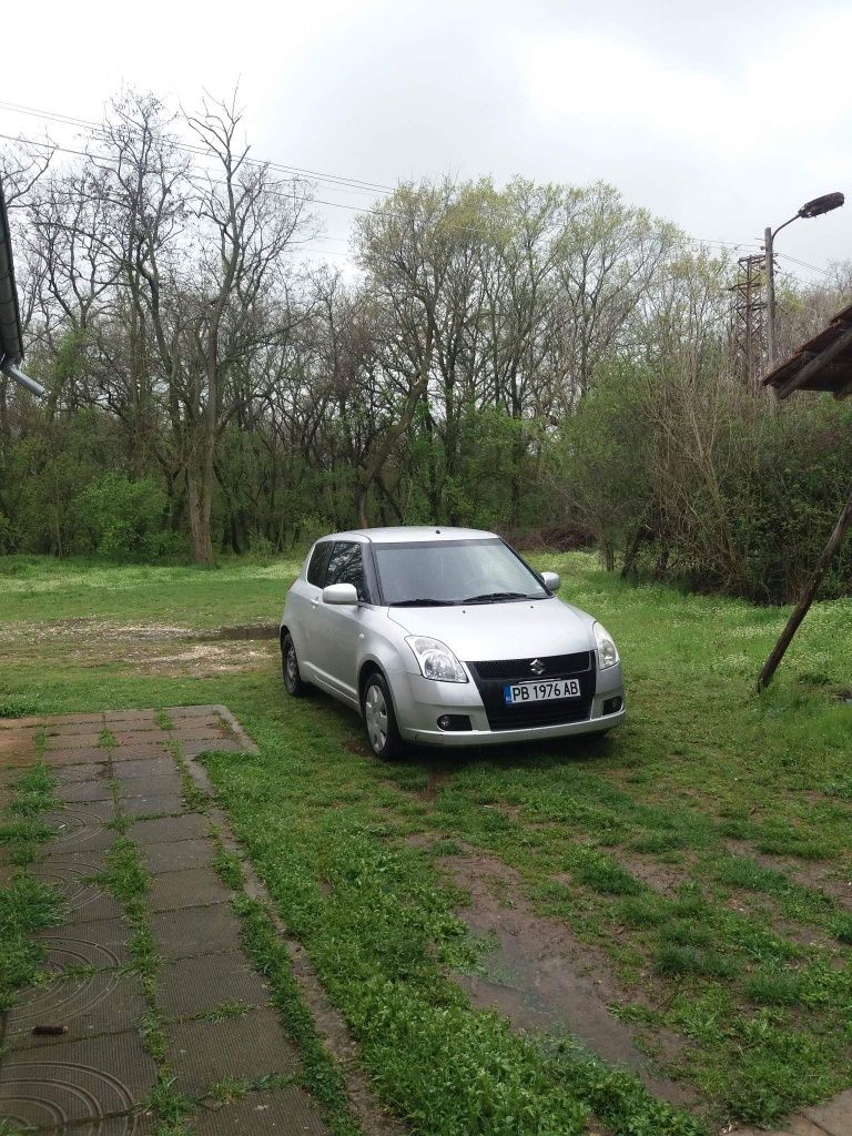 Части За Сузуки Суифт 2005г 1.3 16V Бензин Suzuki Swift