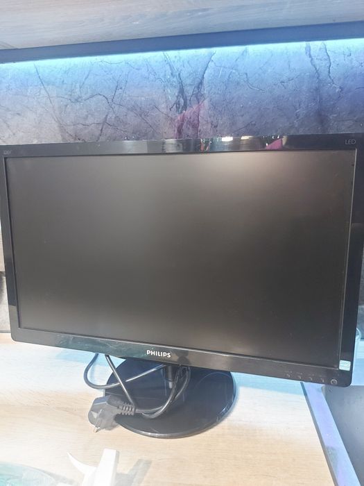 Монитор Philips.