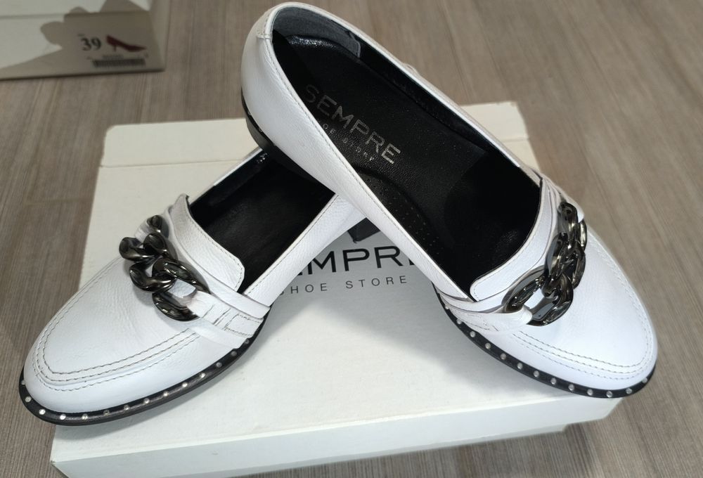 Дамски бели обувки естествена кожа