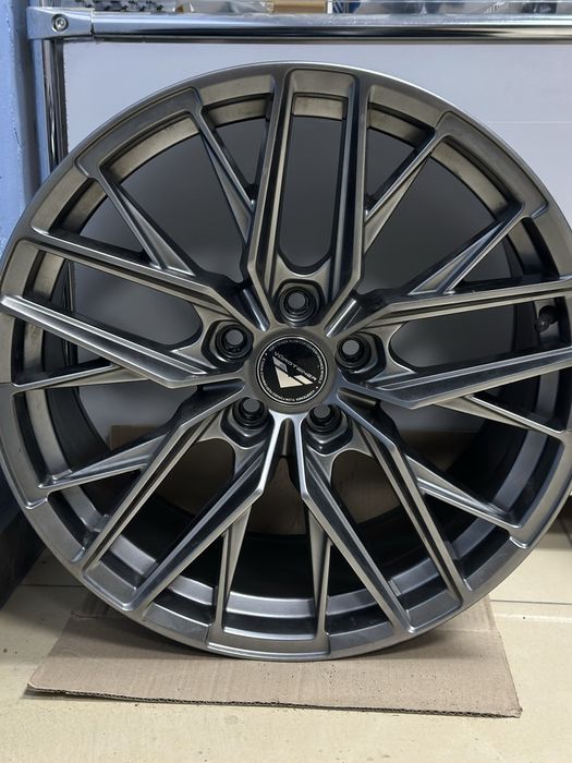 Титановые диски R18 8,5J 5*108 ET 35