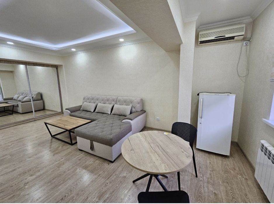 Аренда на Ойбеке 2/6/9/52 кв.м 700 у.е