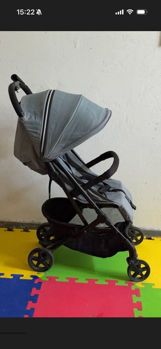 Коляска EVENFLO ( компактная и удобная)