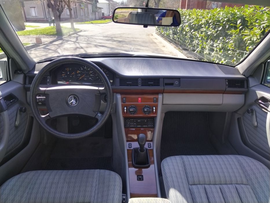Mercedes Benz W124 E 200D