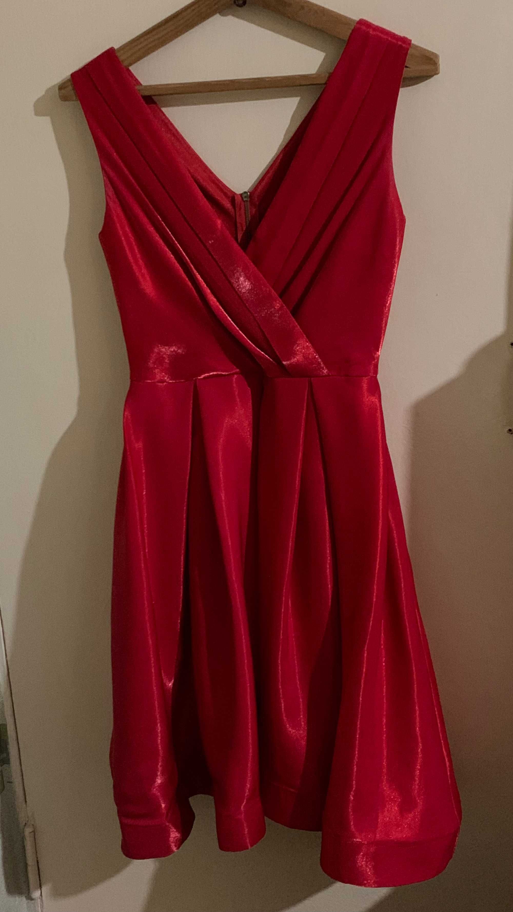 Красное платье Behcetti Italia