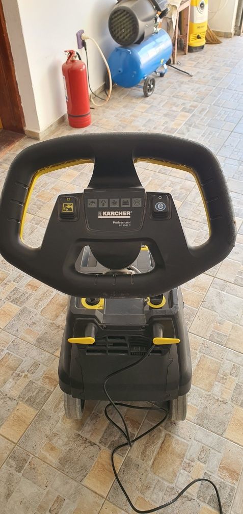 Karcher 38/12 C Masina de frecat aspirat