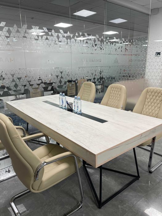 Стол для переговоров