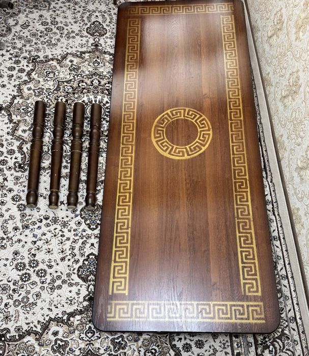 Продается  стол со стульями. Стол стул сотилади