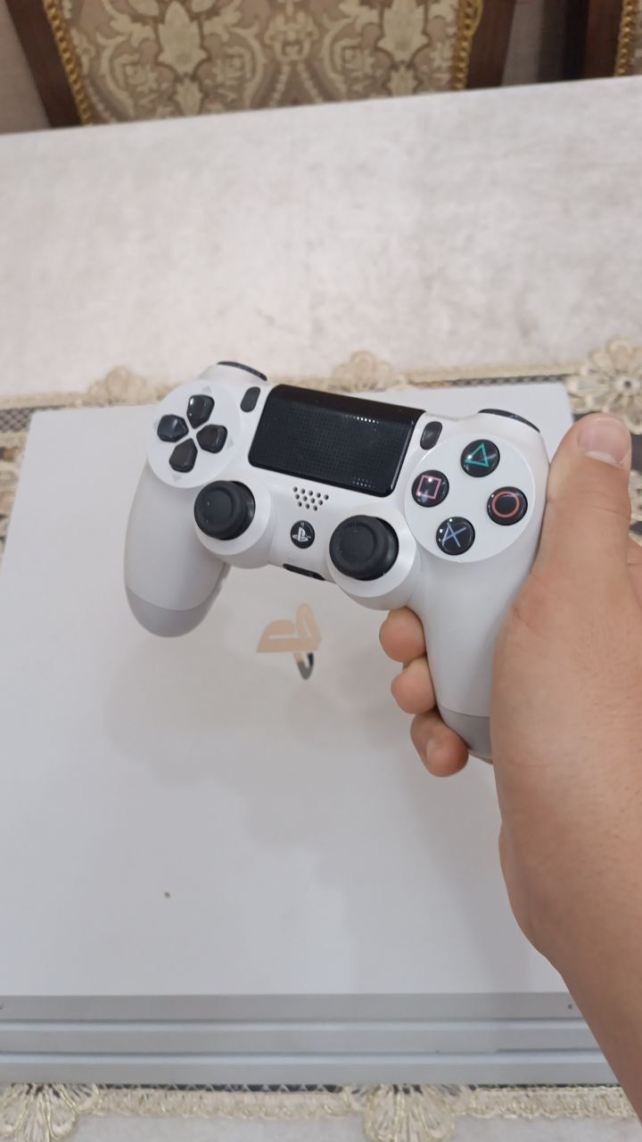 Playstation 4 pro ideal srochno
