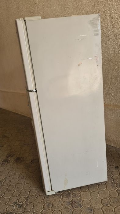 Холодильник Samsung SR-608 EV