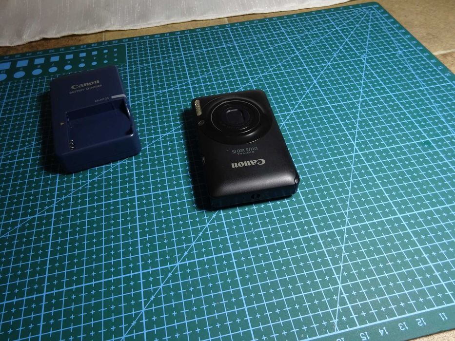 Aparat foto digital Canon Ixus 120 IS