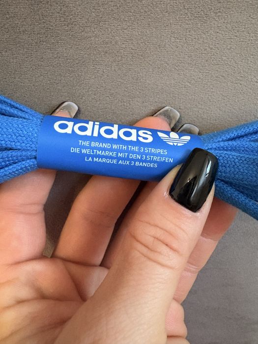 Vând șireturi albastre marca Adidas. Originale. Noi cu eticheta.