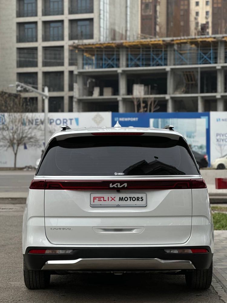 Абсолютно новый автомобиль Kia Carnival