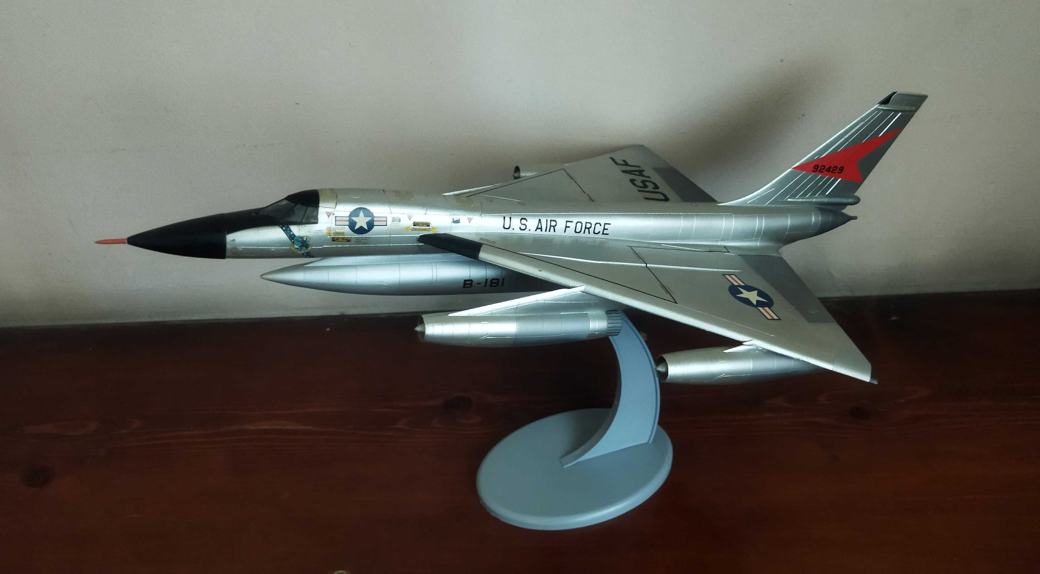подарочная модель самолёта B-58 Hustler пр. Италия!