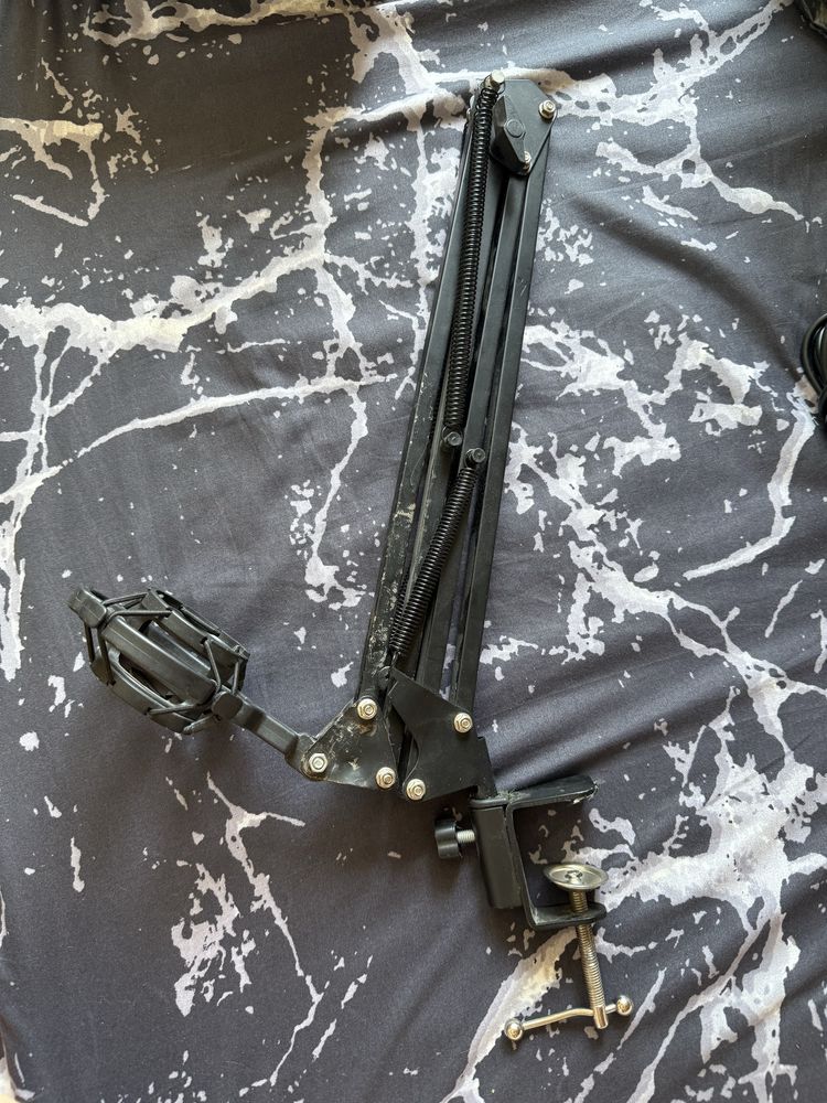 Микрофон BM 800.