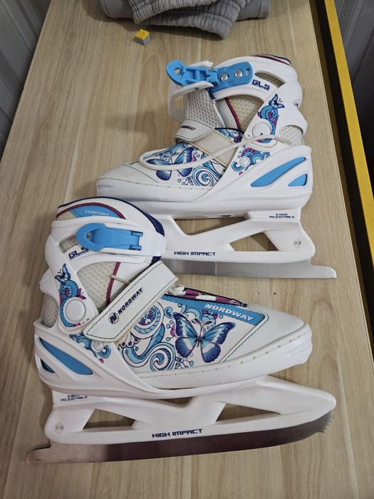 Продам коньки для девочки