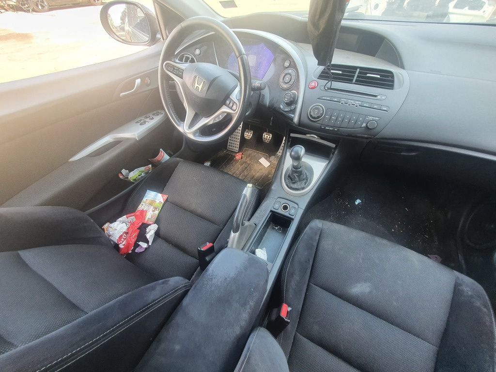 Bara fata spate grila armatura trager capota cadru scut haion portbagaj parbriz luneta calandru Honda Civic type R motor 2.2cdti 140cp N22A2 dezmembrez dezmembrari piese
