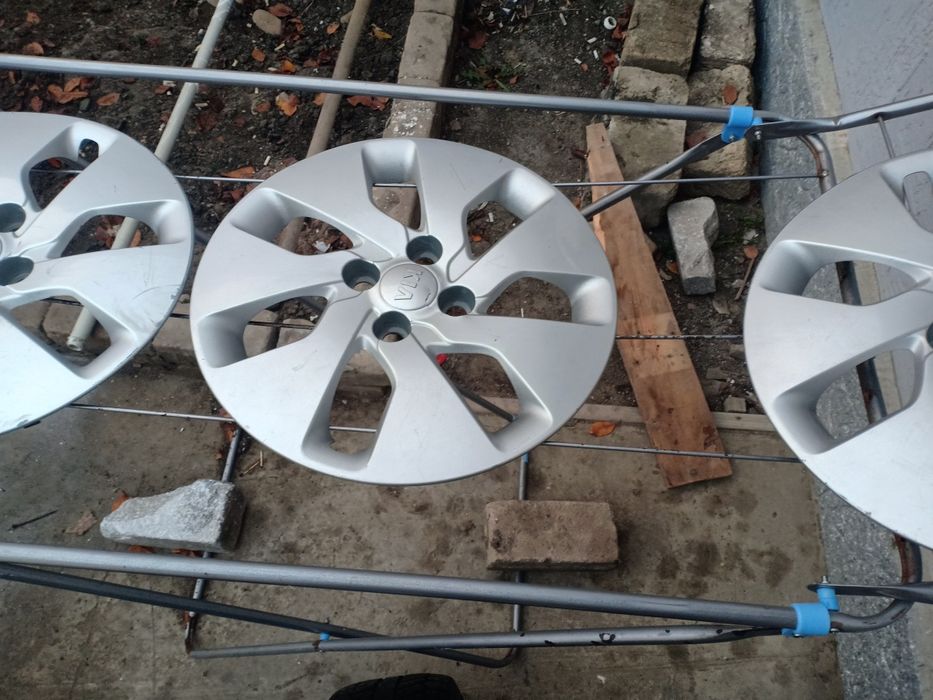 Зимние шины  с дисками и калпаком оригинал