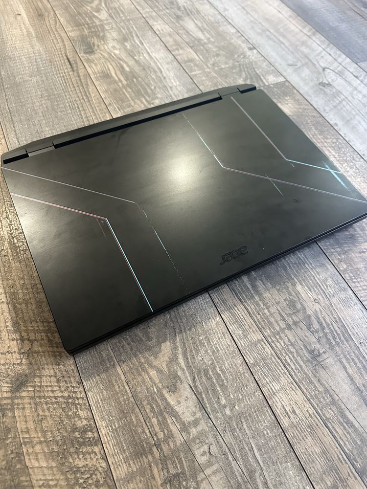 Acer Nitro 5 с 1година и 6 месеца гаранция