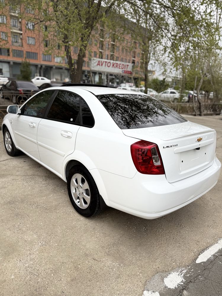 Chevrolet Jentra 3-P elegant plus Metan pakalena Yumshoq balon yangi