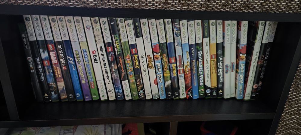 Xbox 360 250gb, kinect сензор, 2 джойстика и 30 игри