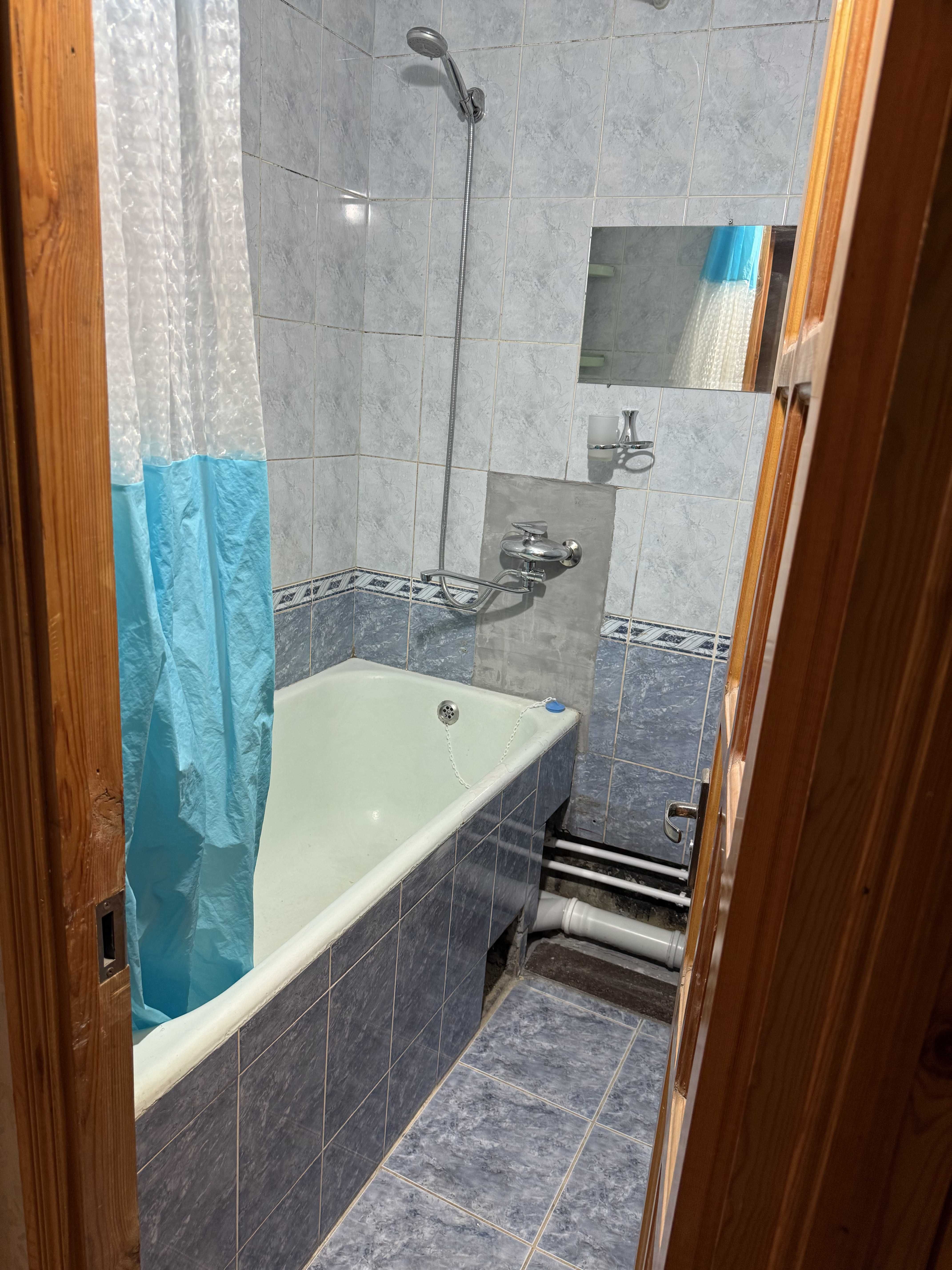 Продается 2/3/4 Кара-камыш 2/1 Парк Галаба. Мебелем,быт.техникой.Своя.