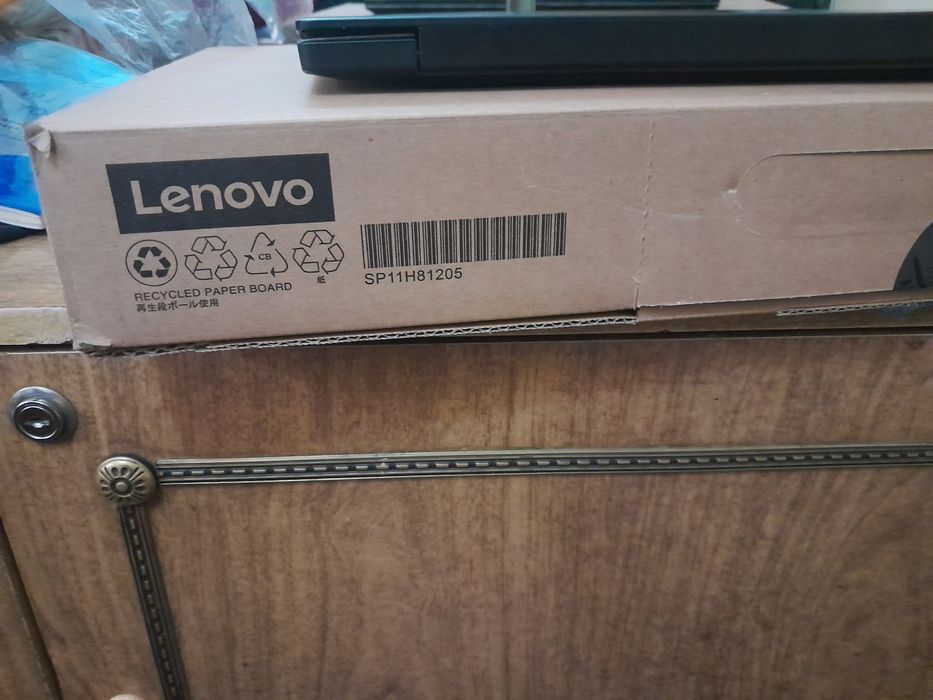 Lenovo Noutbuk i3