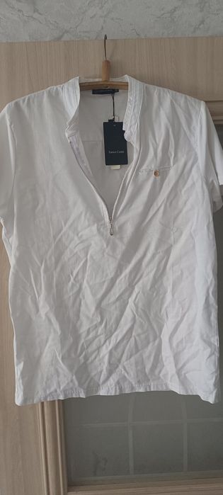 Без рукавка и белые футболки