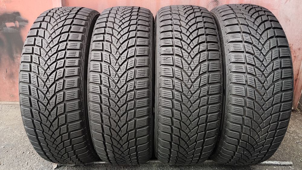 4бр. зимни гуми 195/55/16 Dayton, dot22
dot23
7.3mm
Добро състояние