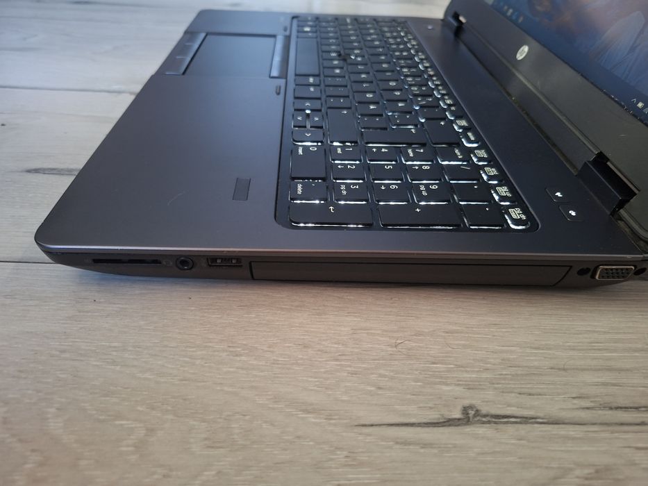 Hp Zbook 15 G2-i7 4810MQ/32гб/250гб ссд+ 1TB/Nvidia K2100M-2гб