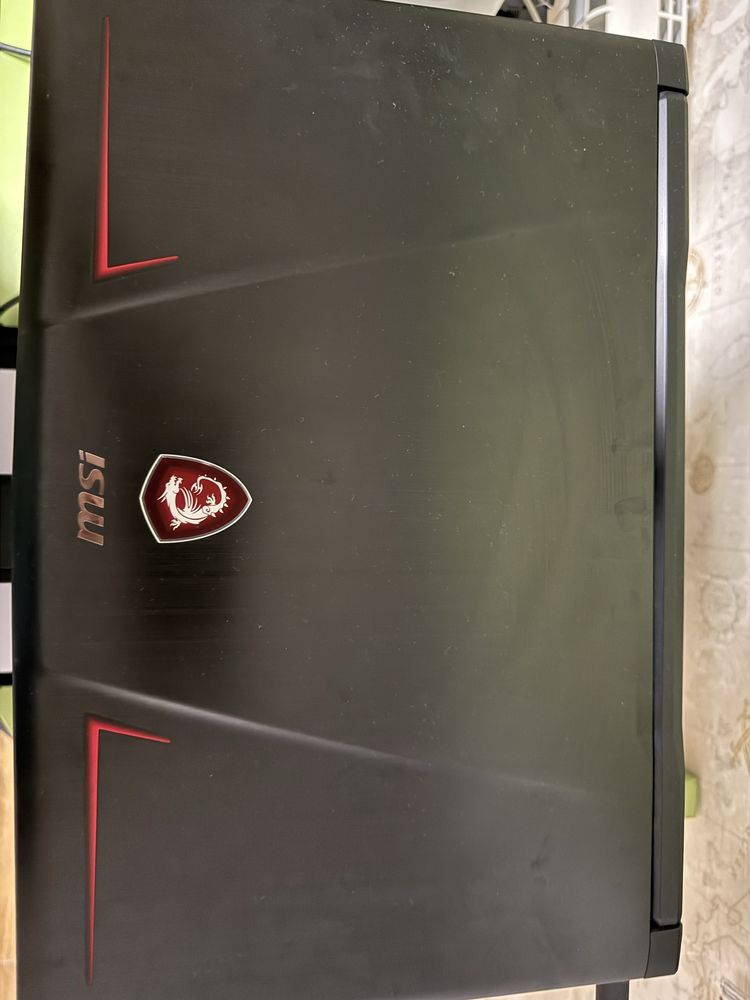 MSI GP73 Leopard 8RE