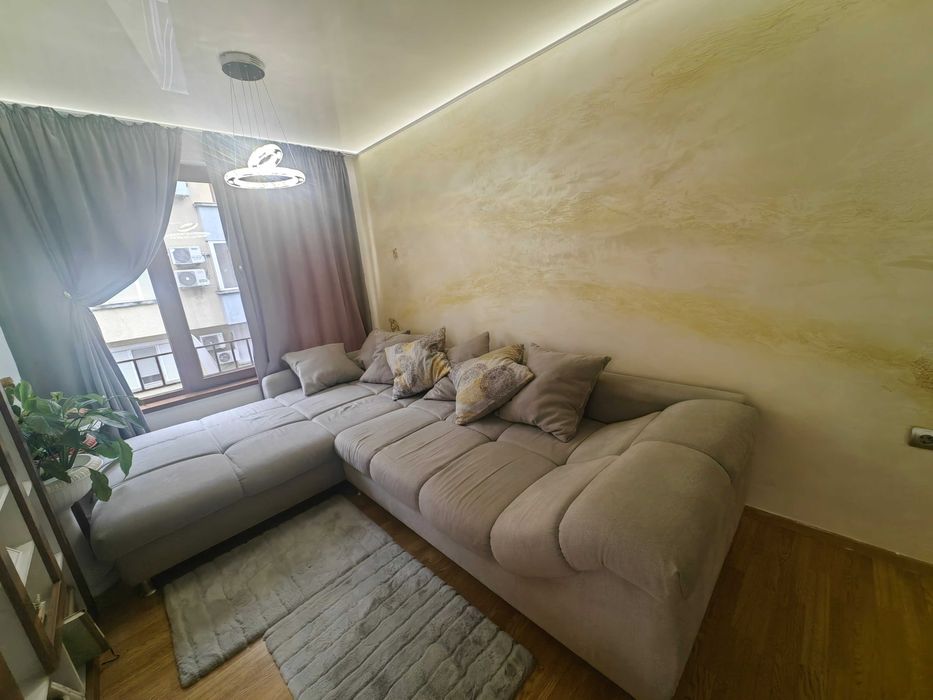 Голям ъглов диван-десен