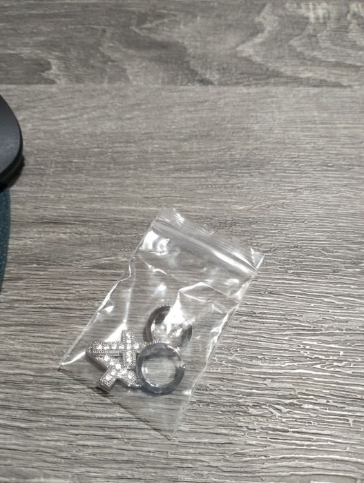 Cercei unisex cruciuliță